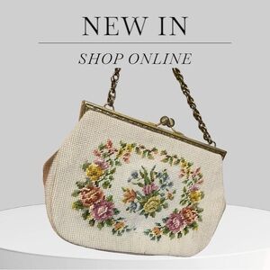 1950s Vintage Needlepoint Floral Kiss-Lock Purse | Mid-Century Handworked purse